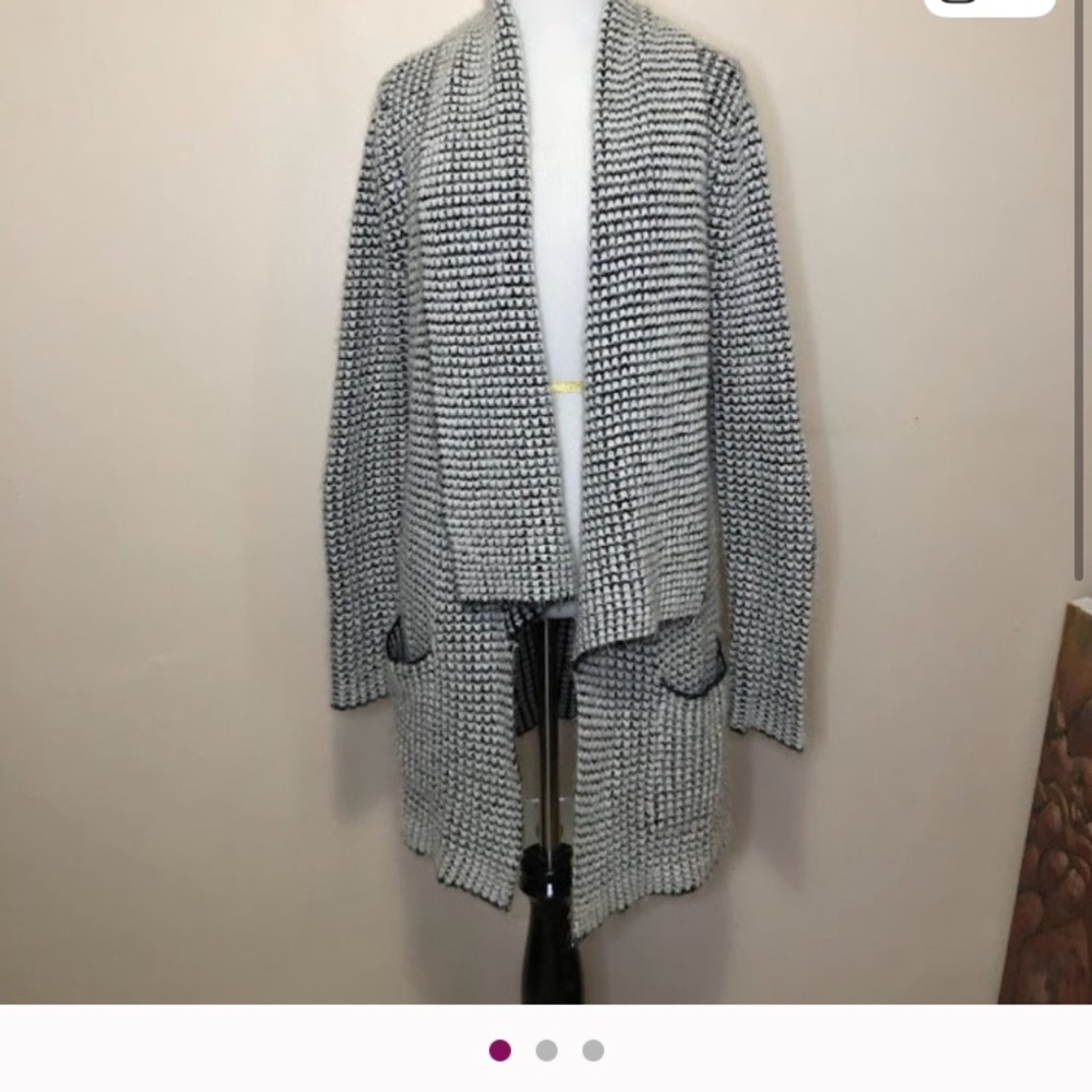 Princess Vera Wang Gray and White Metallic Women's Cardigan - Picture 4 of 4